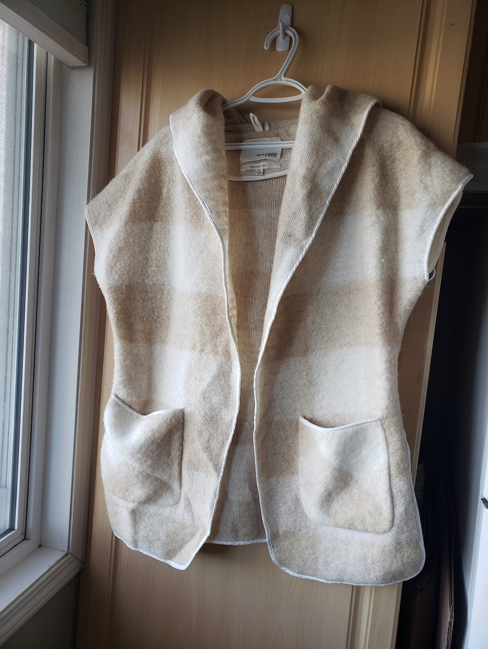 Aritzia Wilfred Wool Blend Hooded Vest - Beige & Cream Swester